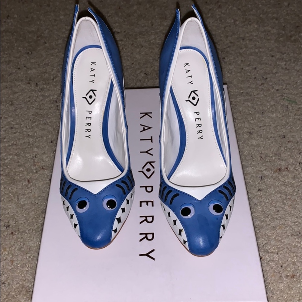 KATY PERRY SHARK HEELS (Blue Bonnet)